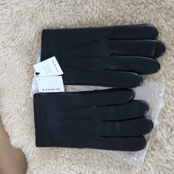 NWT Coach Men's L Black Leather Tech Gloves 🖤🧤🎁♥️ - Picture 5 of 14